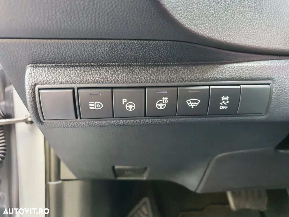 Toyota Corolla 2.0 HSD Exclusive - 18