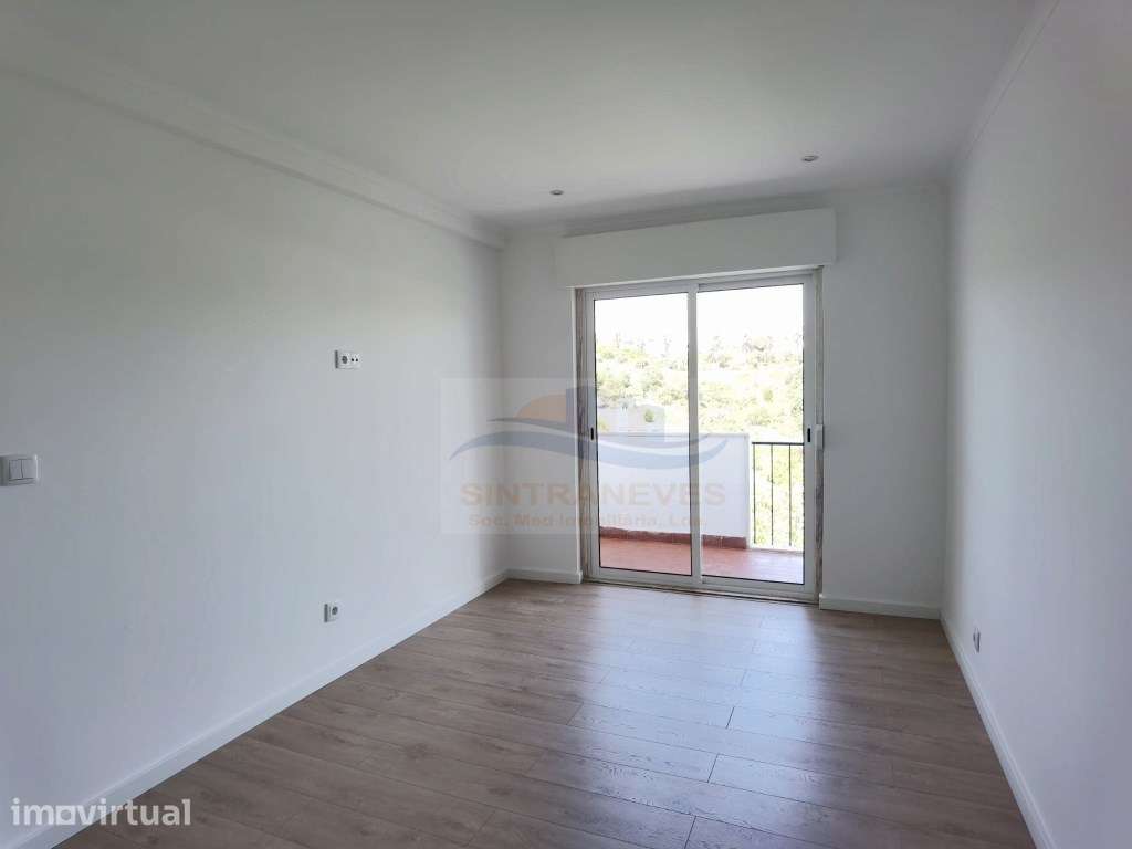 Excelente T1 Totalmente Remodelado na Reboleira- Moderno, Funcional... - Grande imagem: 5/8