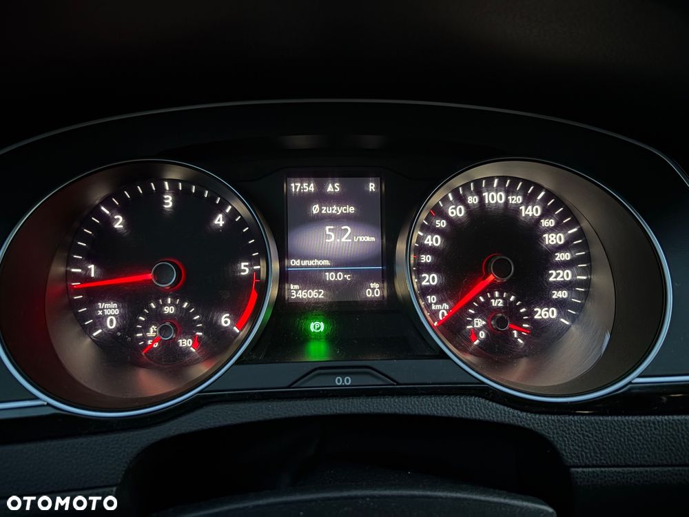 Volkswagen Passat - 12