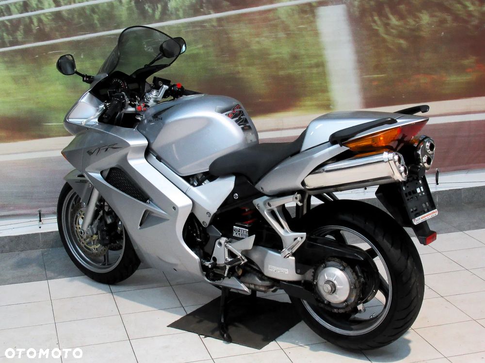 Honda VFR - 6
