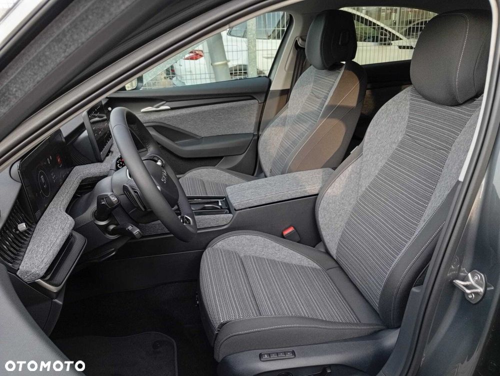 Skoda Superb 2.0 TDI SCR Edition 130 DSG - 11