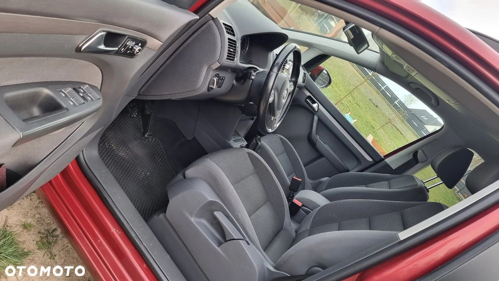 Volkswagen Touran 2.0 TDI DPF Highline - 10