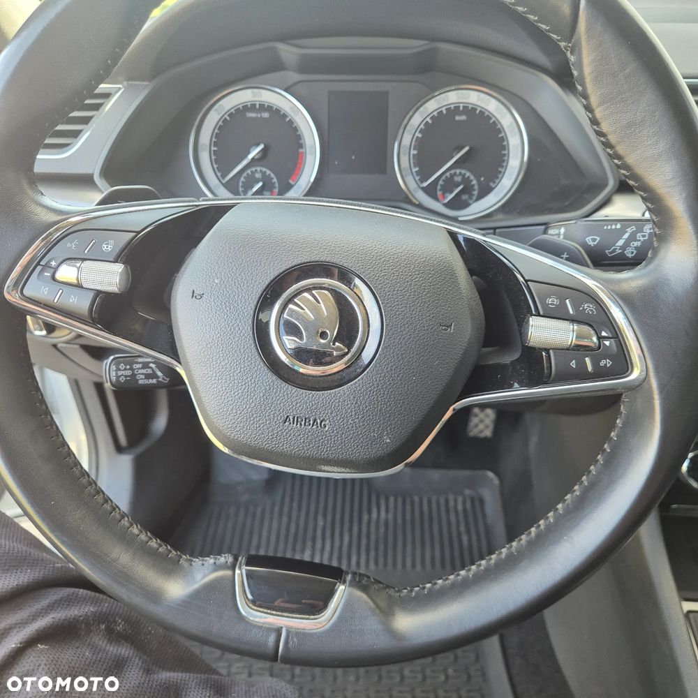 Skoda Superb 2.0 TDI DSG Active - 3