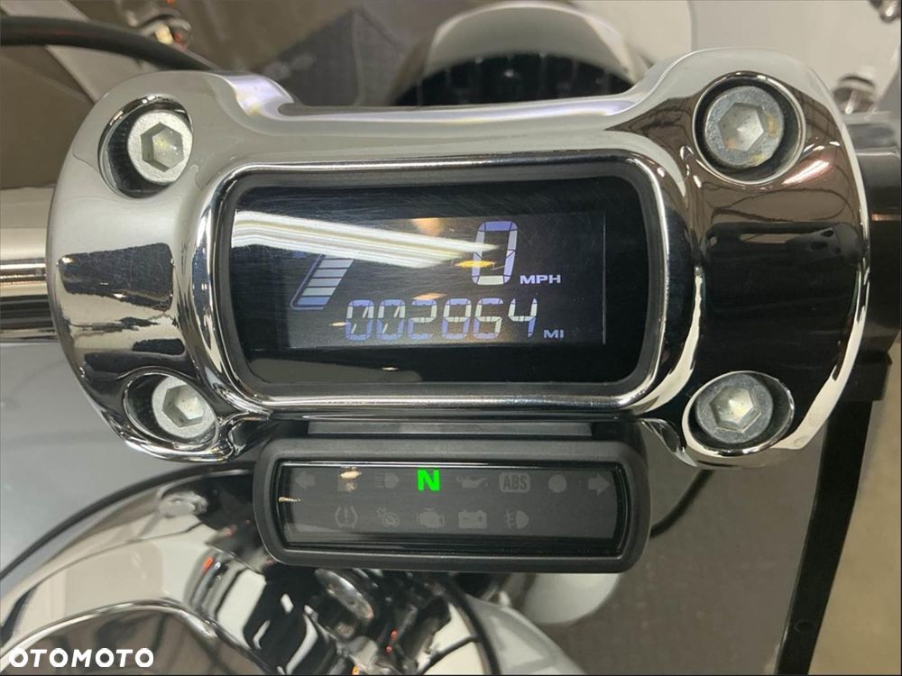 Harley-Davidson Softail Breakout - 5