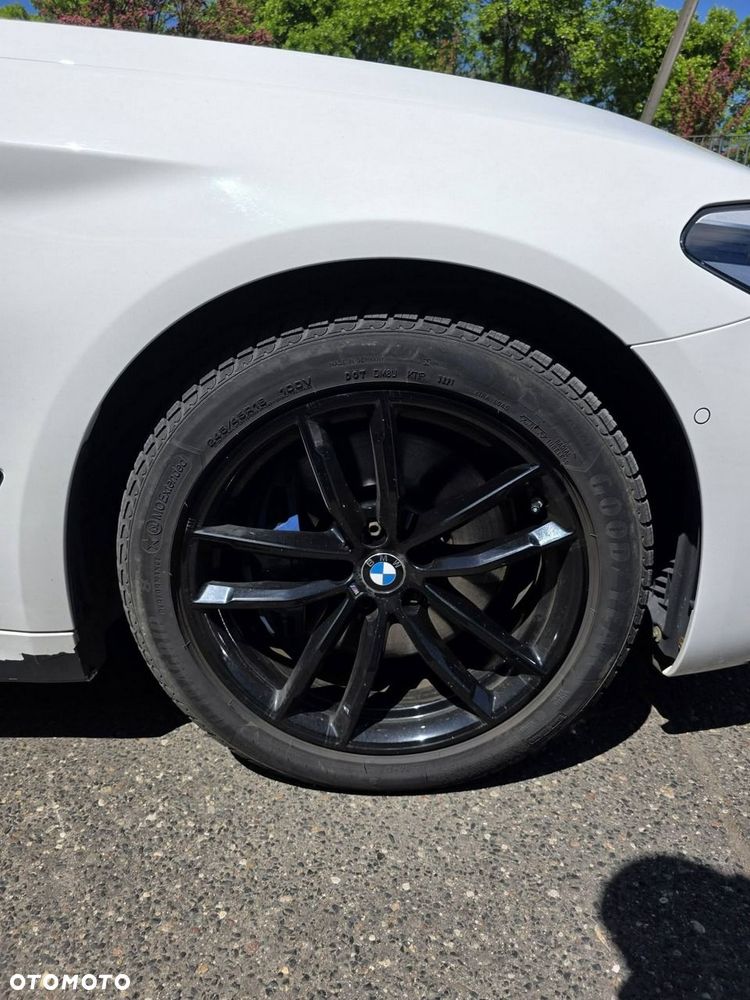 BMW Seria 5 530e iPerformance GPF M Sport sport - 32