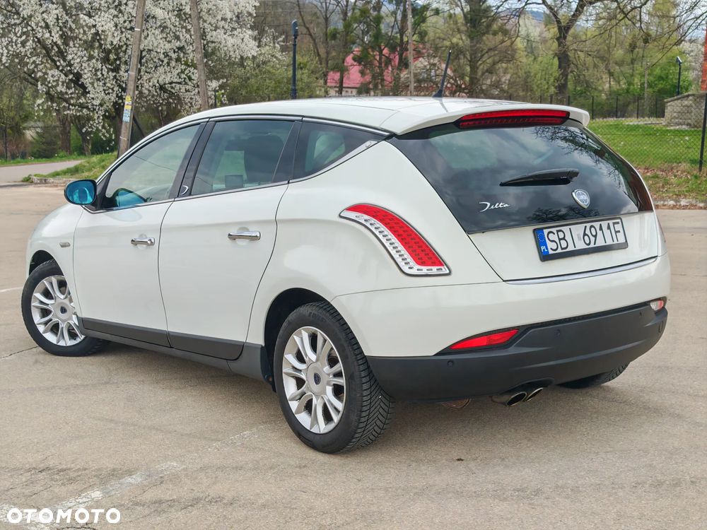 Lancia Delta 1.4 T-Jet 16v Oro - 3