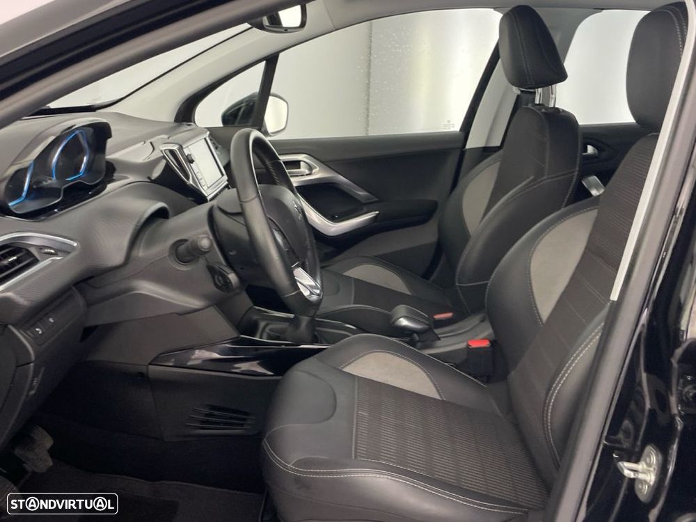 Peugeot 2008 1.2 PureTech Allure - 11