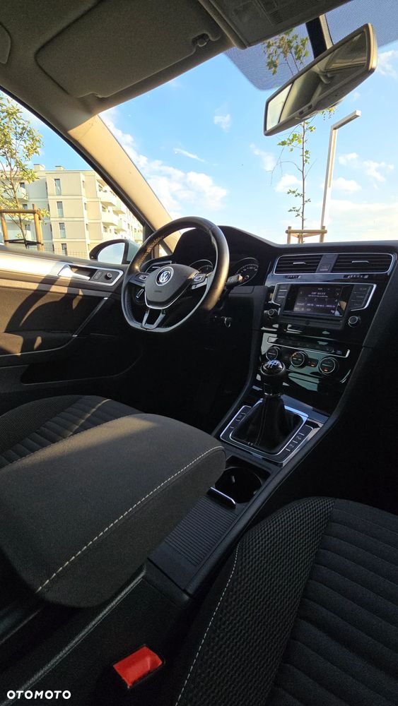 Volkswagen Golf - 21