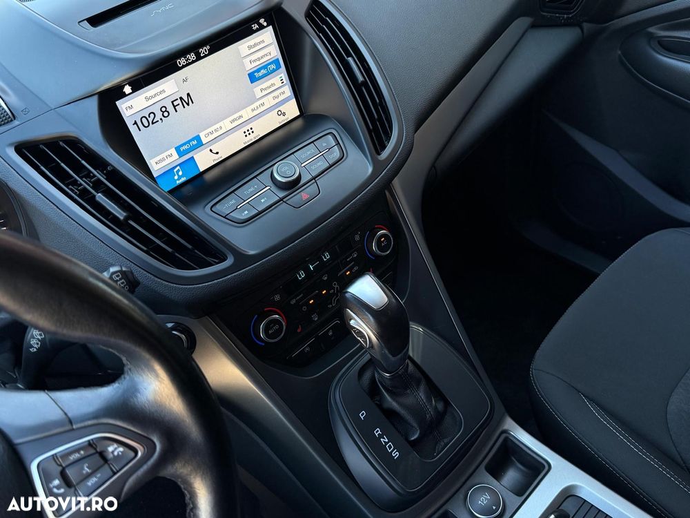 Ford Kuga - 25