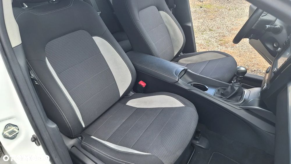 Toyota Avensis - 14