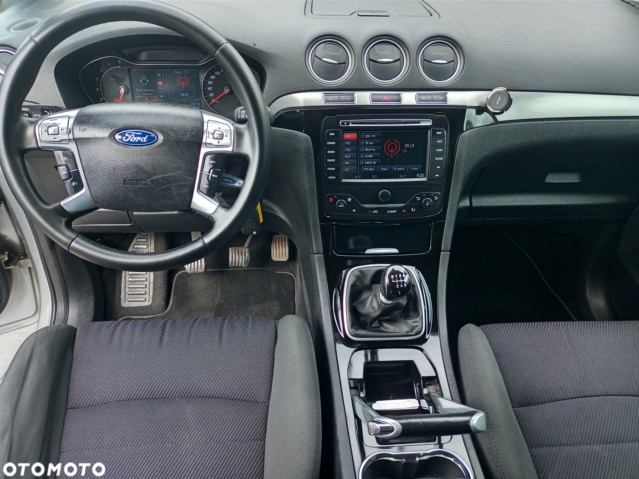 Ford S-Max - 14