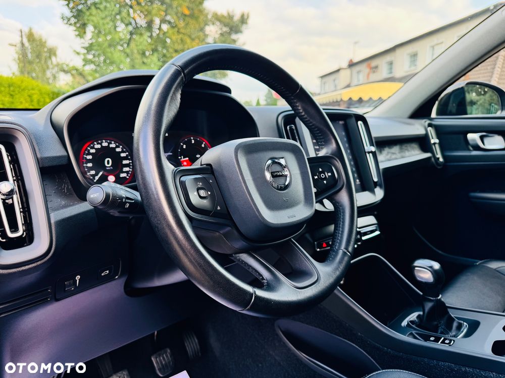Volvo XC 40 D3 Momentum Pro - 28
