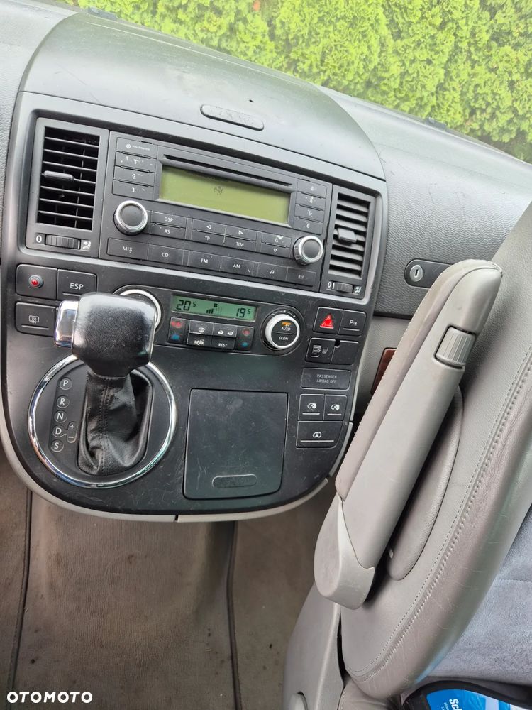 Volkswagen Multivan - 11