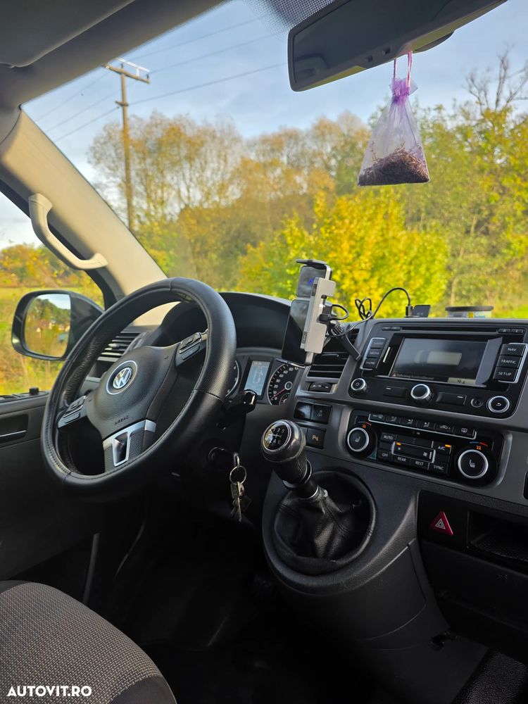 Volkswagen Multivan - 10