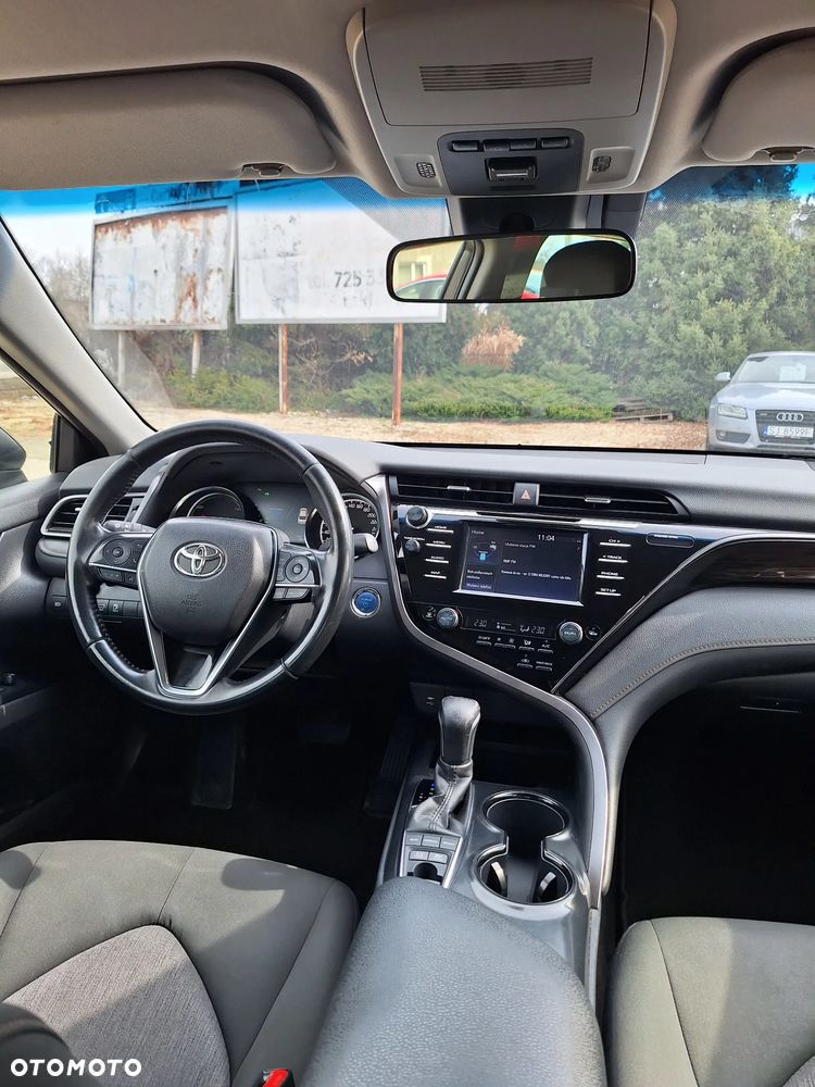 Toyota Camry 2.5 Hybrid Comfort CVT - 27