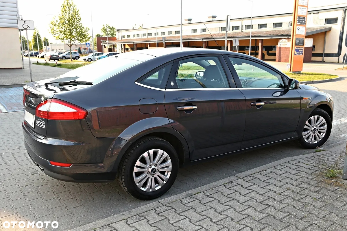 Ford Mondeo 2.0 Ghia - 18