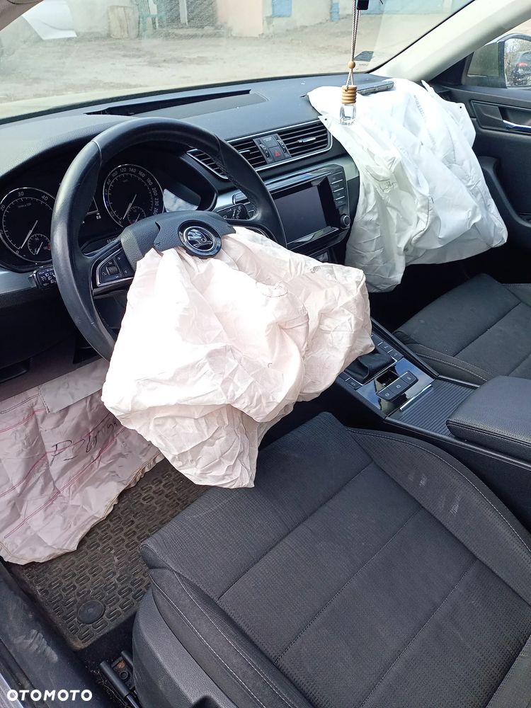 Skoda Superb 2.0 TDI Ambition - 8