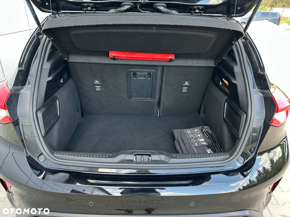 Ford Focus 1.5 EcoBlue Start-Stopp-System ST-LINE X - 24