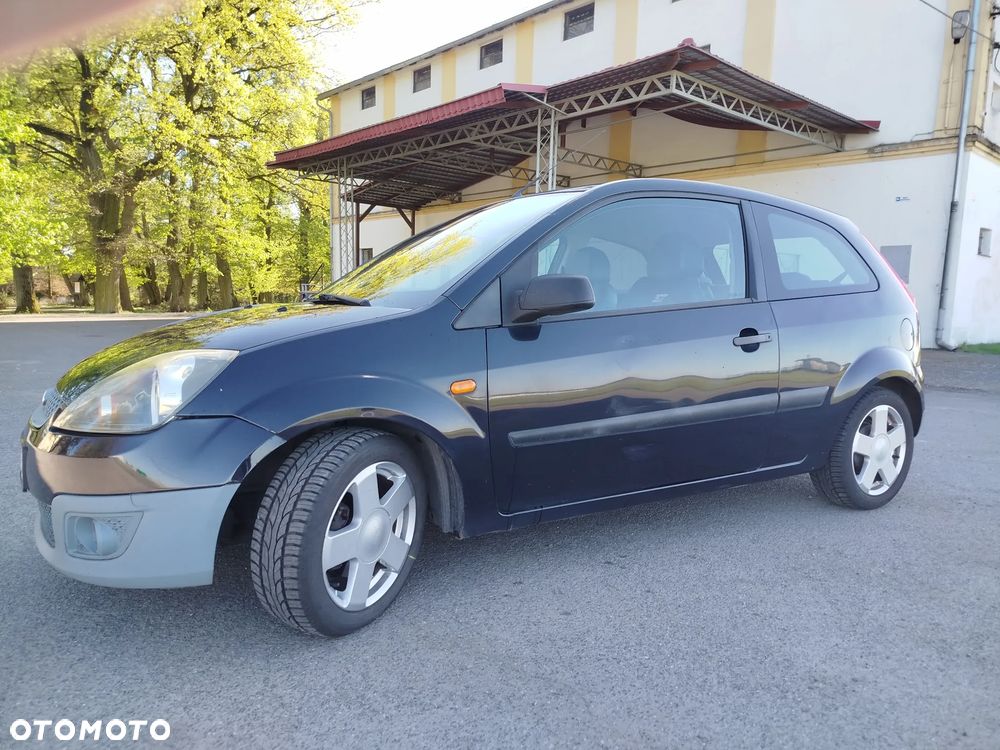 Ford Fiesta 1.3 Ambiente - 4