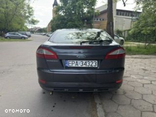 Ford Mondeo 2.0 Ghia - 9