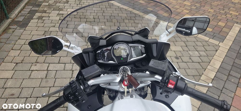 Yamaha FJR - 28