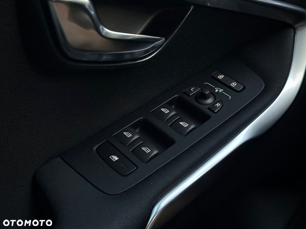 Volvo V40 D4 Drive-E Momentum - 25