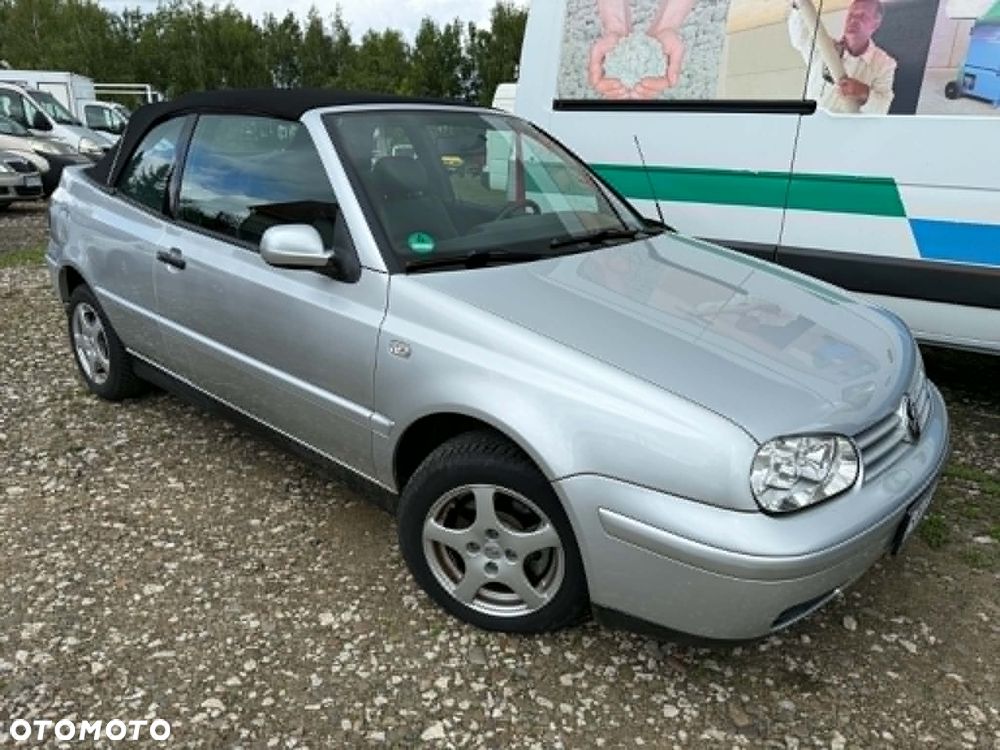 Volkswagen Golf - 1