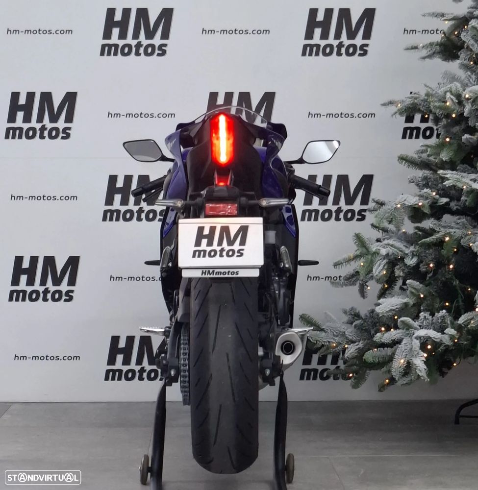 Yamaha YZF R7 - 6