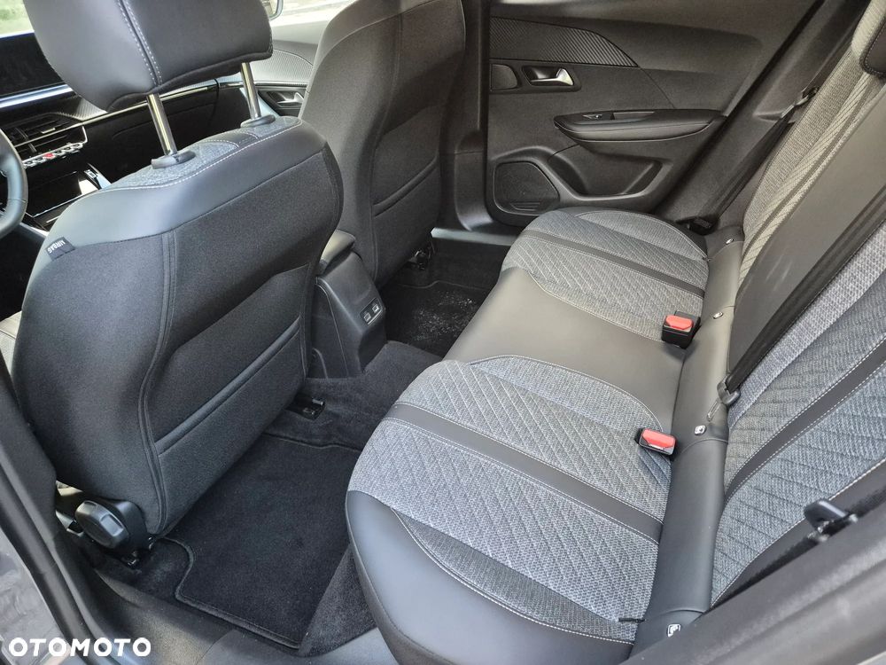 Peugeot 2008 PureTech 130 EAT8 Allure Pack - 9