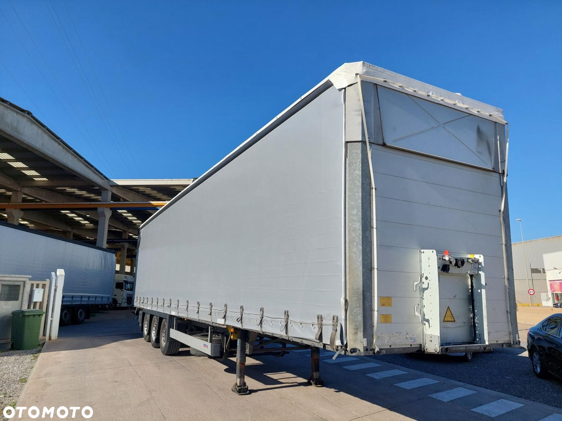 Schmitz Cargobull SCS24/L Varios - 2