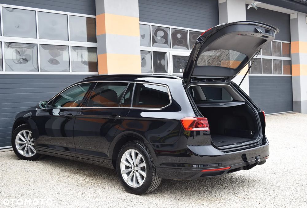 Volkswagen Passat Variant 2.0 TDI Elegance DSG - 18