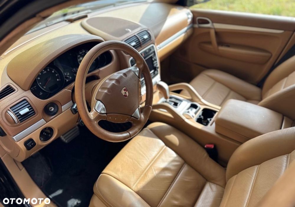 Porsche Cayenne - 8