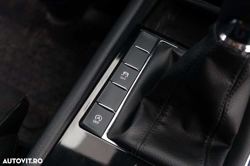 Skoda Superb Combi 2.0 TDI 4x4 SportLine - 22