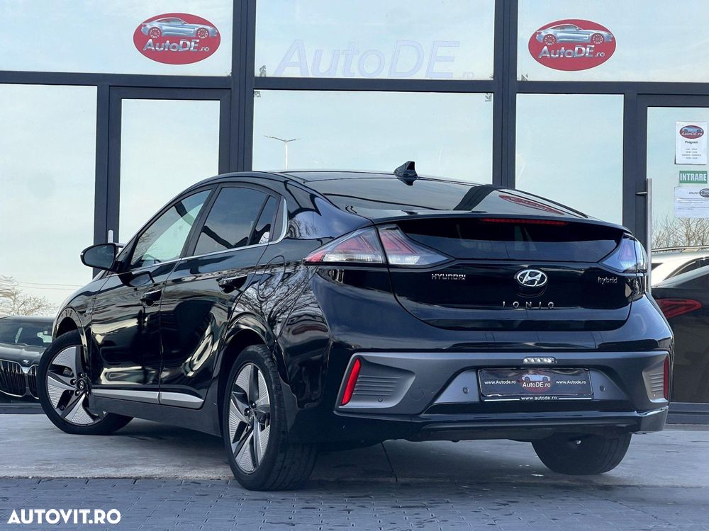 Hyundai IONIQ - 3