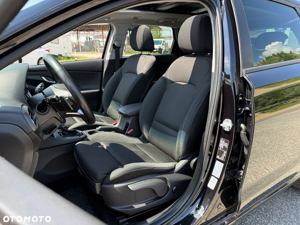 Hyundai i30 1.6 CRDI DCT Intro - 4