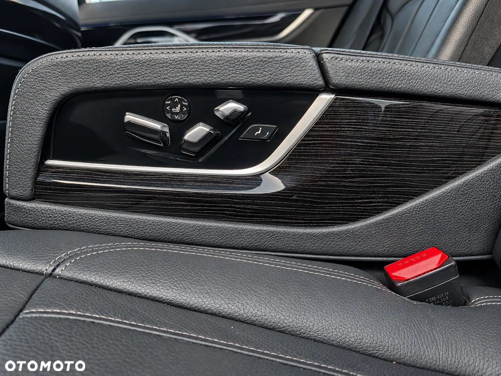 BMW Seria 7 - 21