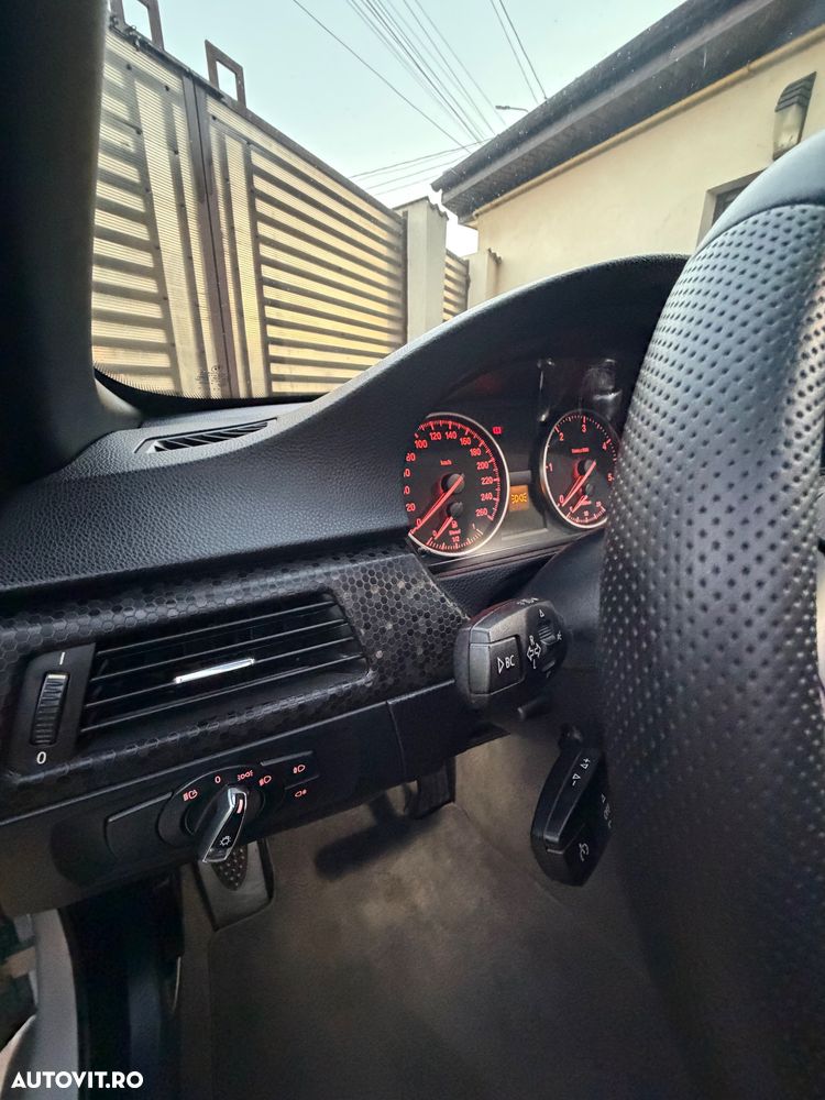 BMW Seria 3 320d - 13