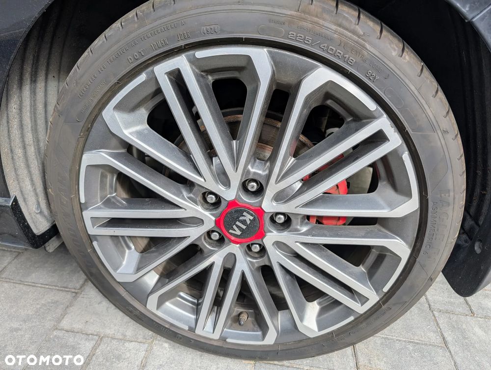 Kia Ceed 1.6 T-GDI GT - 22
