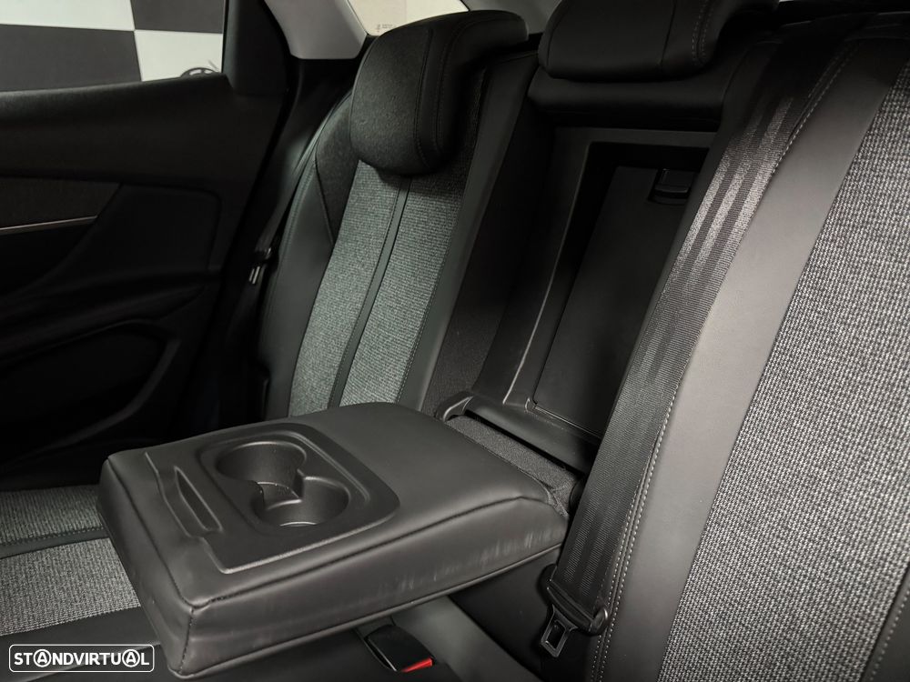 Peugeot 3008 1.2 PureTech Allure EAT6 - 53