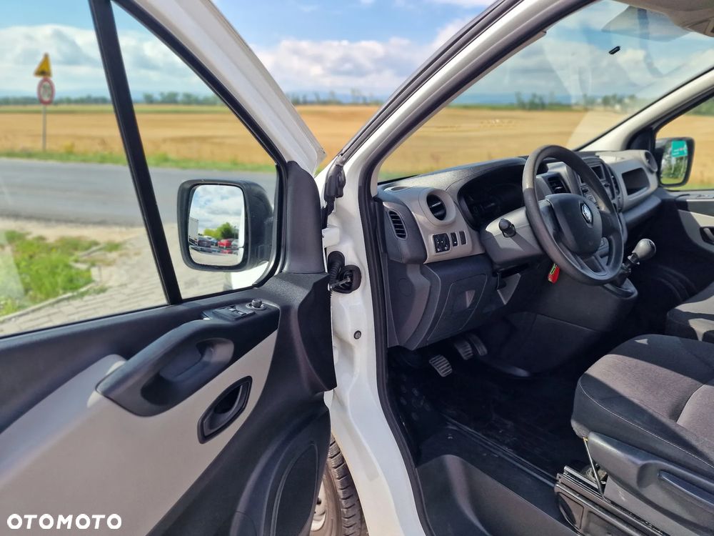 Renault Trafic - 16