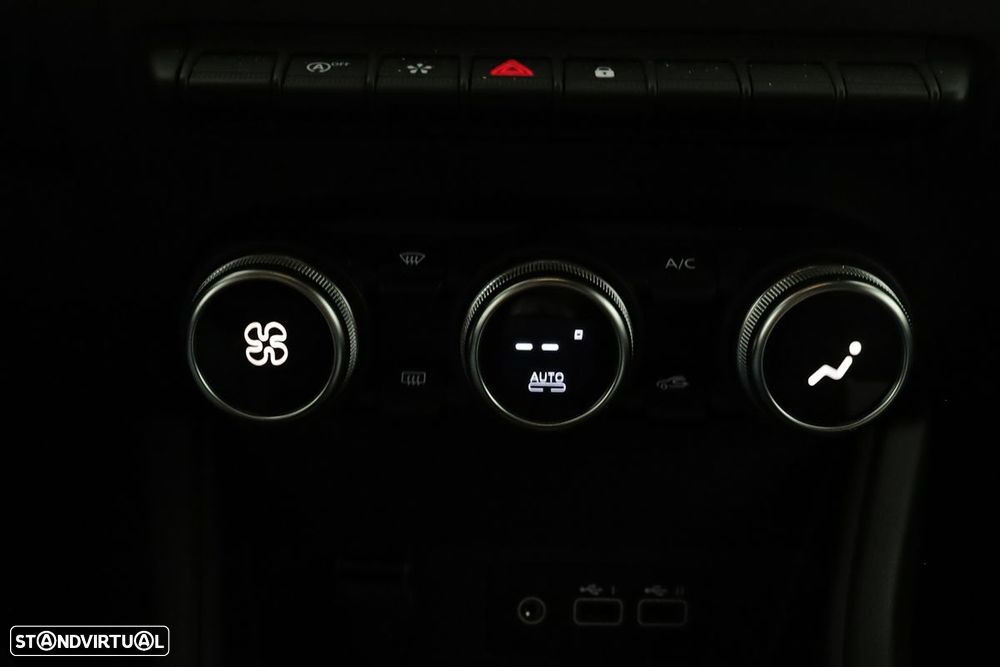 Renault Captur 1.0 TCe Techno Bi-Fuel - 13