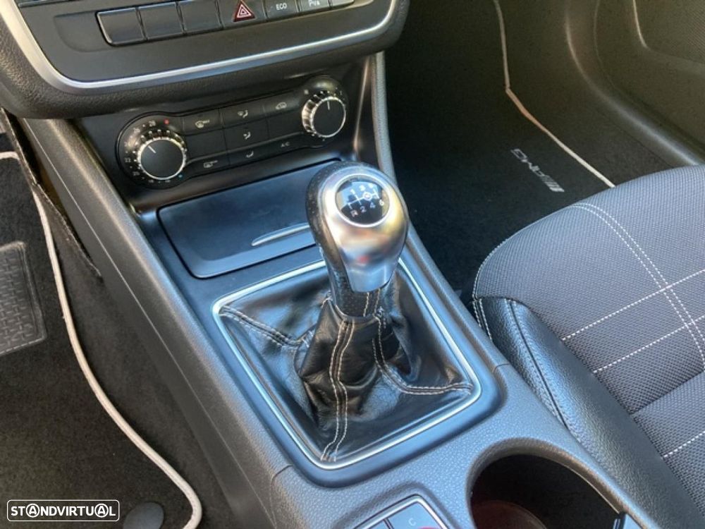 Mercedes-Benz CLA 180 d AMG Line - 22