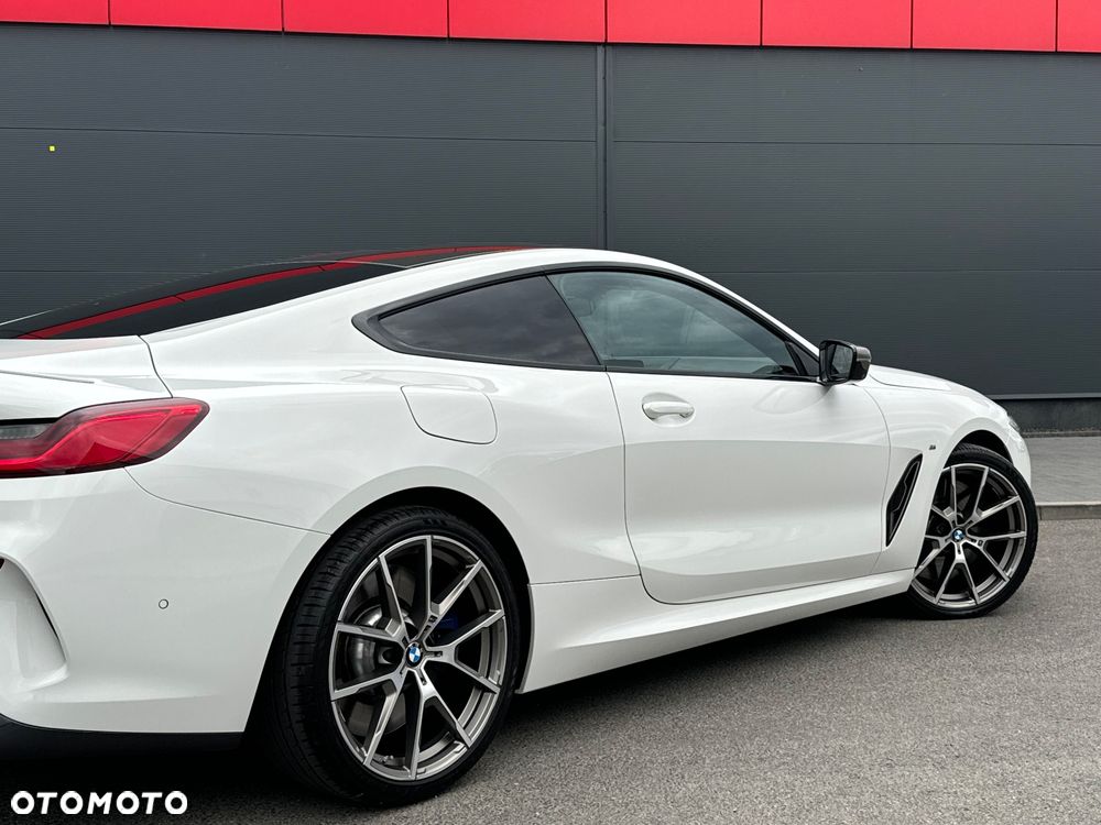 BMW Seria 8 - 22