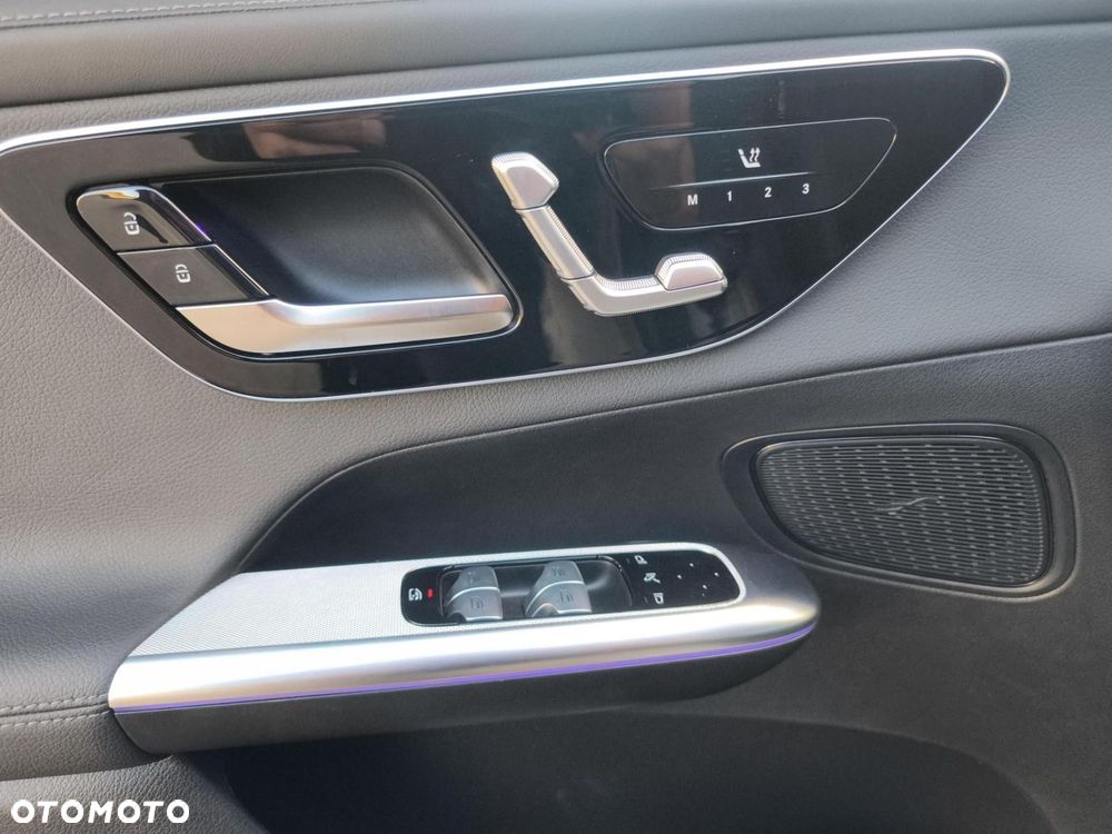 Mercedes-Benz GLC - 12