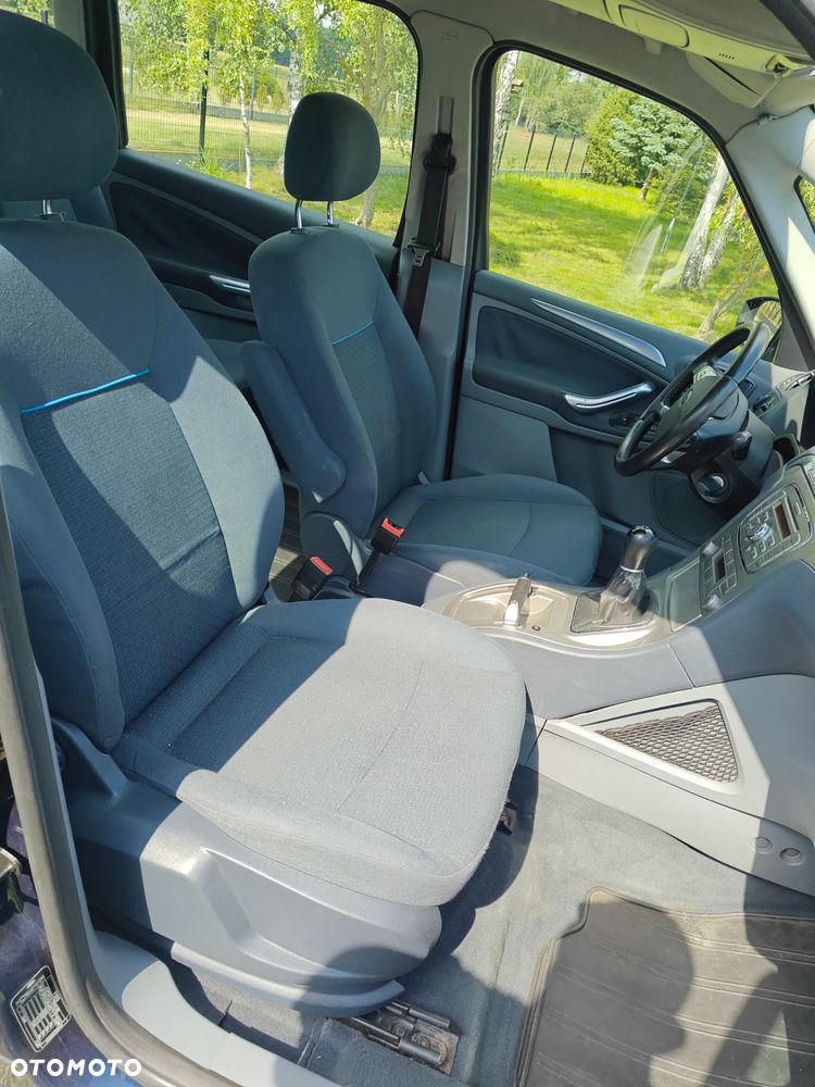 Ford Galaxy 1.8 TDCi Ambiente - 11