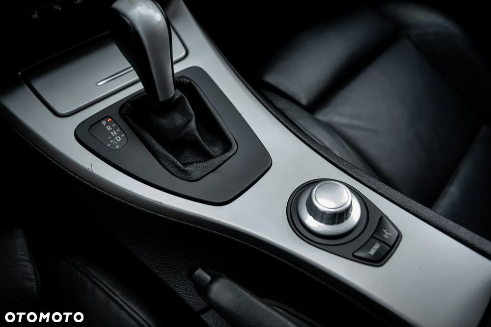 BMW Seria 3 330xi - 34