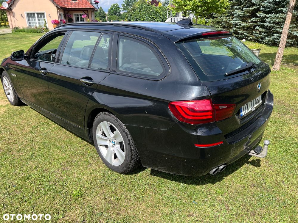 BMW Seria 5 525d Luxury Line - 3