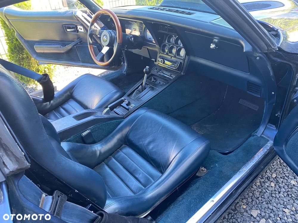 Chevrolet Corvette - 13