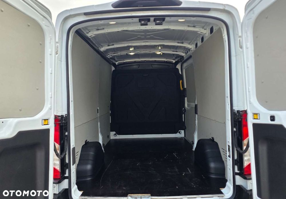 Ford Transit - 25