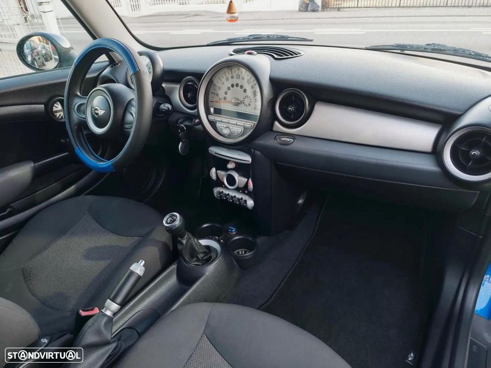 MINI Clubman Cooper D - 10